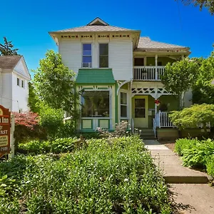 Niagara Inn Bed And Breakfast Bed & Breakfast